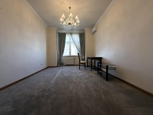 квартира за адресою Панаса Мирного вул., 17