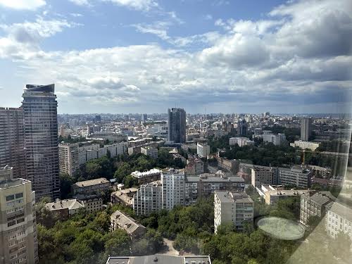 квартира за адресою Панаса Мирного вул., 28-А