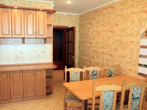 квартира за адресою Анни Ахматової вул., 35