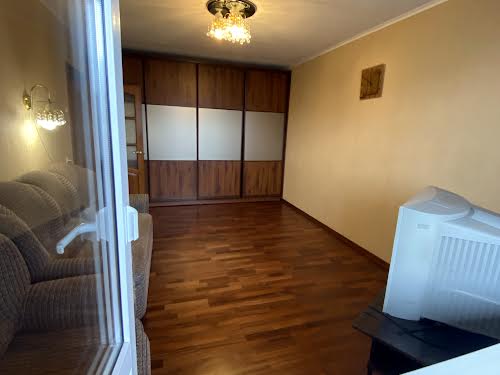 квартира по адресу Ларисы Руденко ул., 5
