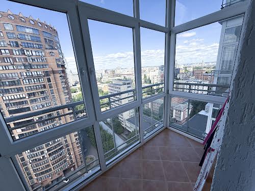 квартира за адресою Панаса Мирного вул., 17