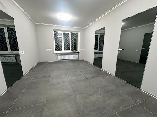 комерційна за адресою Джона Маккейна вул. (Івана Кудрі), 37-А