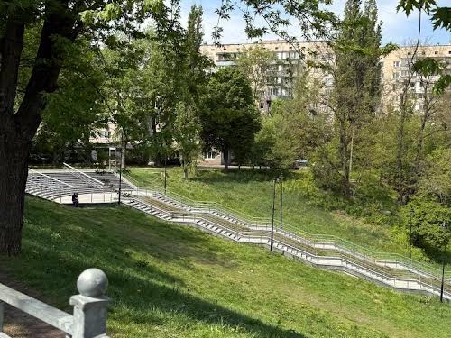 квартира за адресою Романа Ратушного вул. (Волгоградська), 41