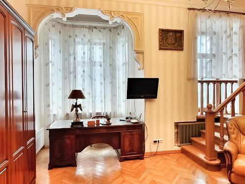 квартира по адресу Институтская ул., 13/4
