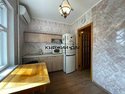 квартира за адресою Ревуцького вул., 18-А
