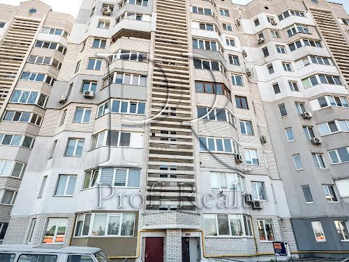 квартира за адресою с. Святопетрівське, Теплична вул., 38