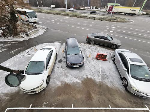 комерційна за адресою Академіка Заболотного вул., 156/1