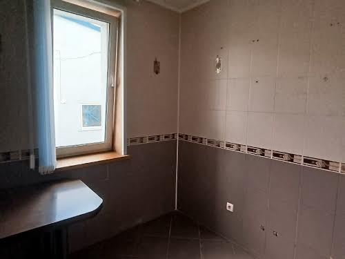 комерційна за адресою с. Білогородка, Богатирська вул., 2Б