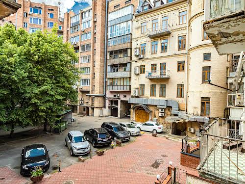 квартира за адресою Михайлівська вул., 6-А