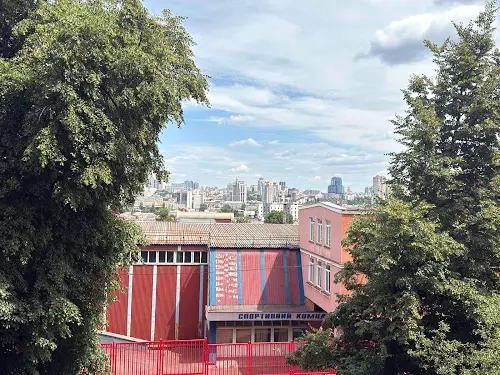 квартира за адресою Стадіонна вул., 13