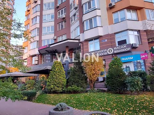квартира за адресою Анни Ахматової вул., 18/25