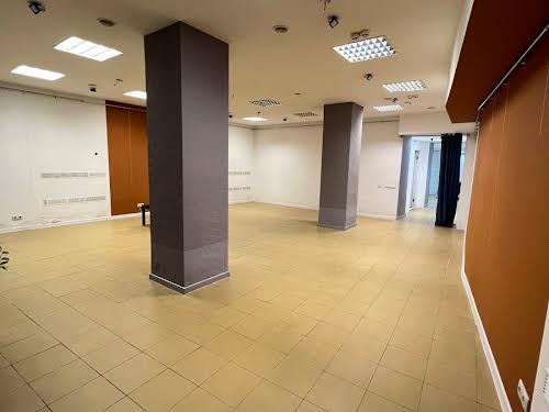комерційна за адресою Софіївська вул., 21Б