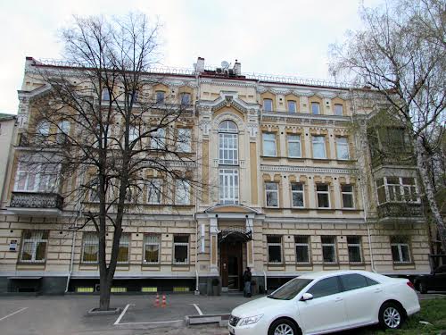 комерційна за адресою Михайлівська вул., 12-Б