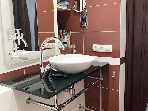 квартира за адресою Дніпровська набережна вул., 19