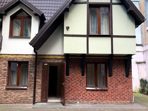 комерційна за адресою Академіка Володимира Гнатюка вул. (), 22