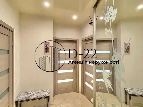 квартира за адресою Ревуцького вул., 7-В