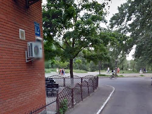 комерційна за адресою Приозерна вул., 12-Б