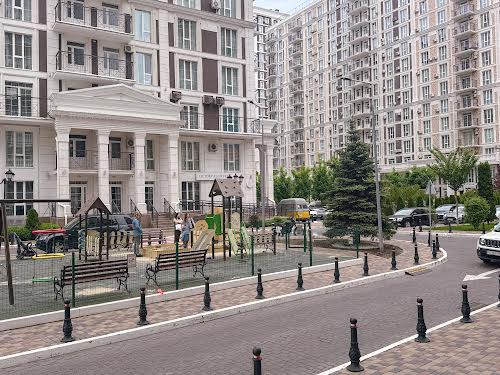 квартира за адресою Михайла Максимовича вул. (Онуфрія Трутенка), 26