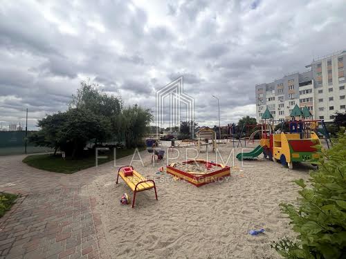 квартира за адресою Сергія Данченка вул., 28-Б