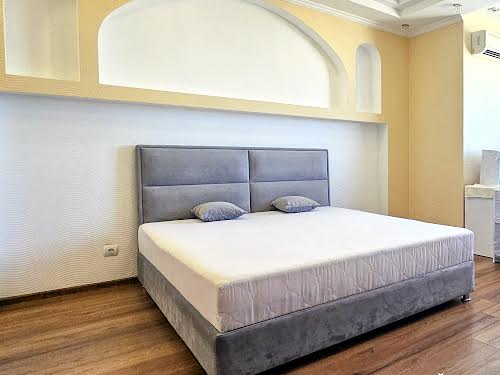 квартира по адресу Анны Ахматовой ул., 48