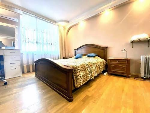 квартира по адресу Святошинская пл., 1