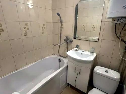 квартира по адресу Строителей ул., 12