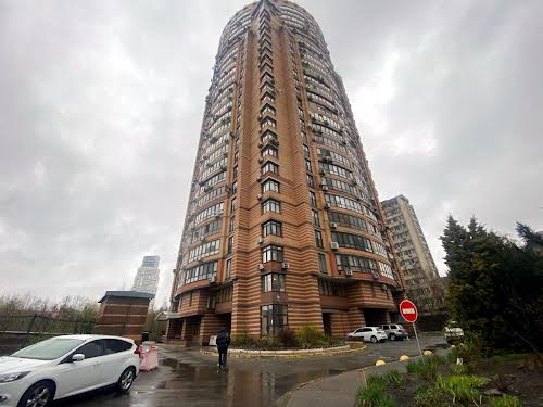 квартира за адресою Панаса Мирного вул., 28