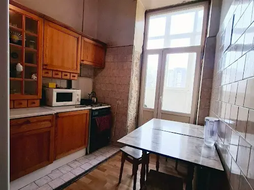 комерційна за адресою Січових Стрільців вул. (Артема), 81