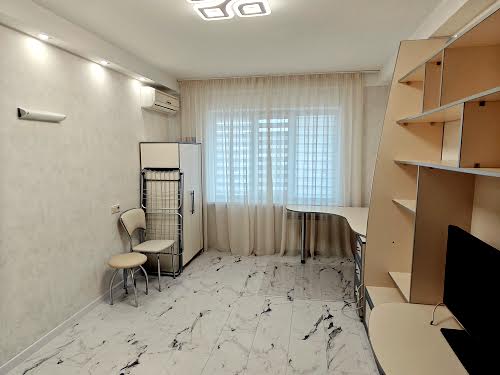 квартира за адресою Дніпровська набережна вул., 7-А