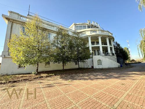 комерційна за адресою Боровкова вул., 92