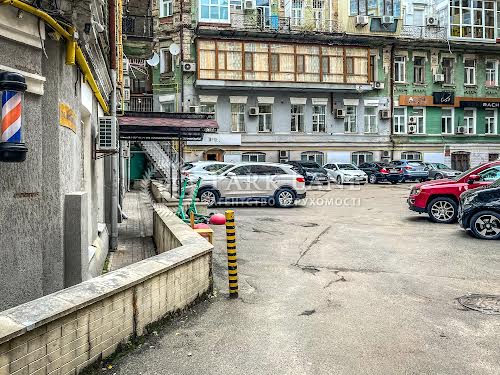 комерційна за адресою Михайлівська вул., 24