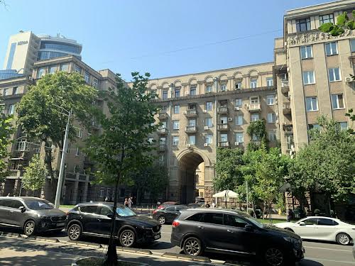 коммерческая по адресу Пирогова ул., 2
