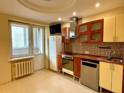 квартира за адресою Анни Ахматової вул., 35