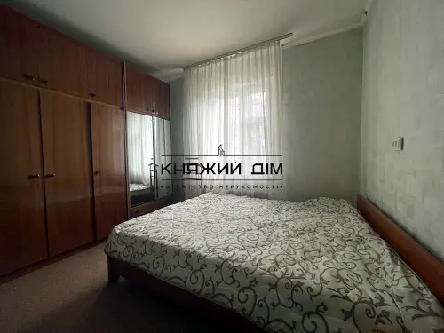 квартира за адресою Ревуцького вул., 18-А