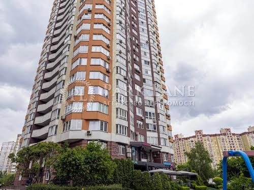 квартира за адресою Анни Ахматової вул., 32/18