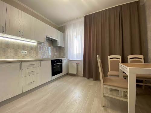 квартира за адресою Софії Русової вул., 7-А