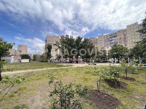 квартира за адресою Рональда Рейгана вул., 10