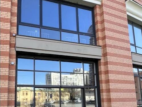 комерційна за адресою Лесі Українки бульв., 23