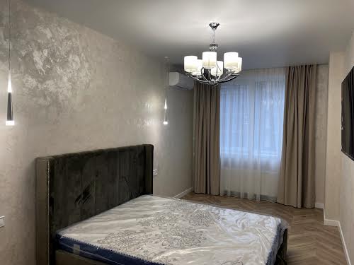 квартира по адресу Молодіжна ул., 4
