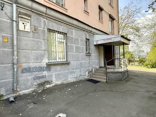 комерційна за адресою Госпітальний пров., 1-А