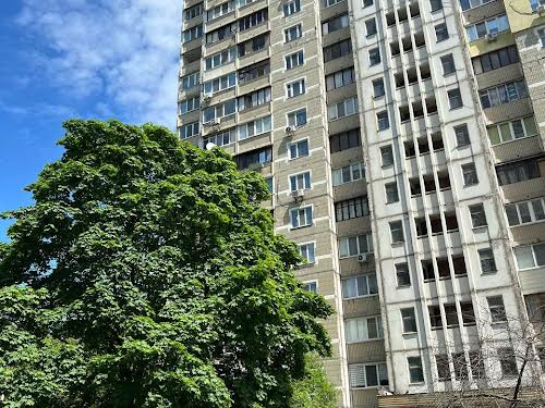 квартира за адресою Автозаводська вул., 81