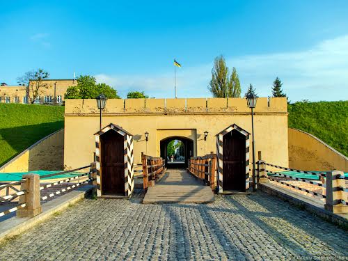 квартира за адресою Василя Тютюнника вул. (Анрі Барбюса), 22-26