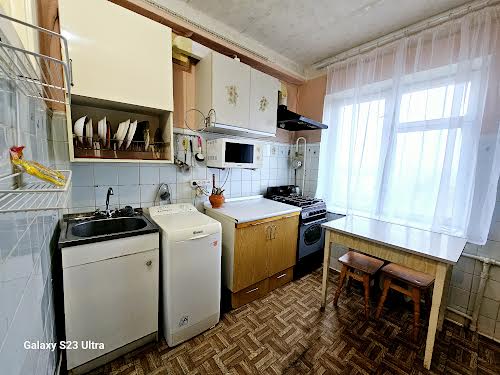 квартира за адресою Київ, Братиславська вул., 40А