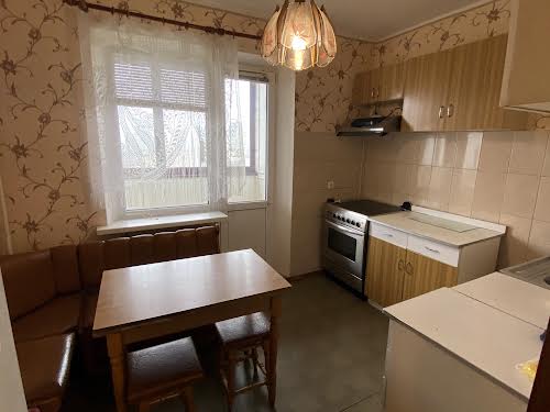 квартира по адресу Ларисы Руденко ул., 5