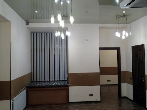 комерційна за адресою Саксаганського вул., 99