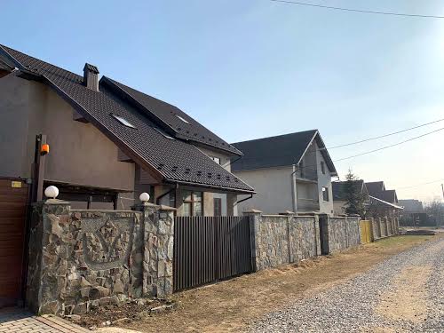дом по адресу вул. Романчука, 76