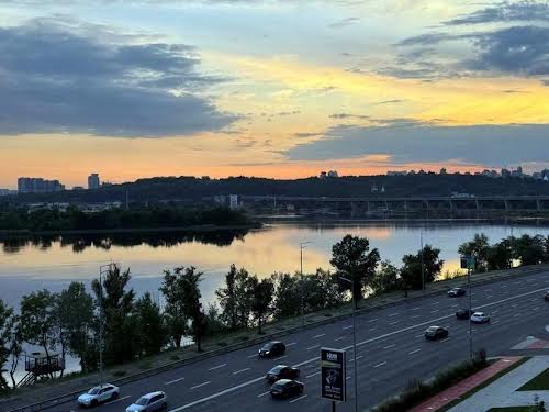 квартира за адресою Дніпровська набережна вул., 15-К