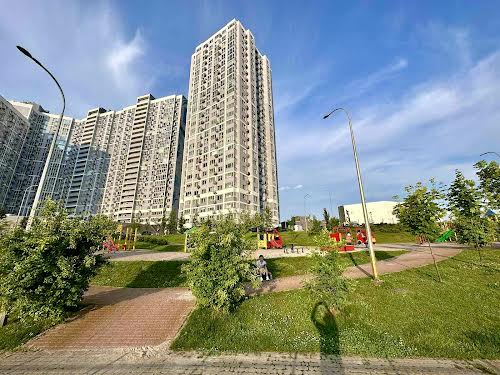 квартира за адресою Ревуцького вул., 40-Г