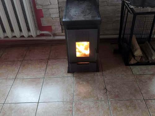будинок за адресою с. Вишеград, Киівська, 7а