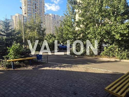квартира за адресою Анни Ахматової вул., 45
